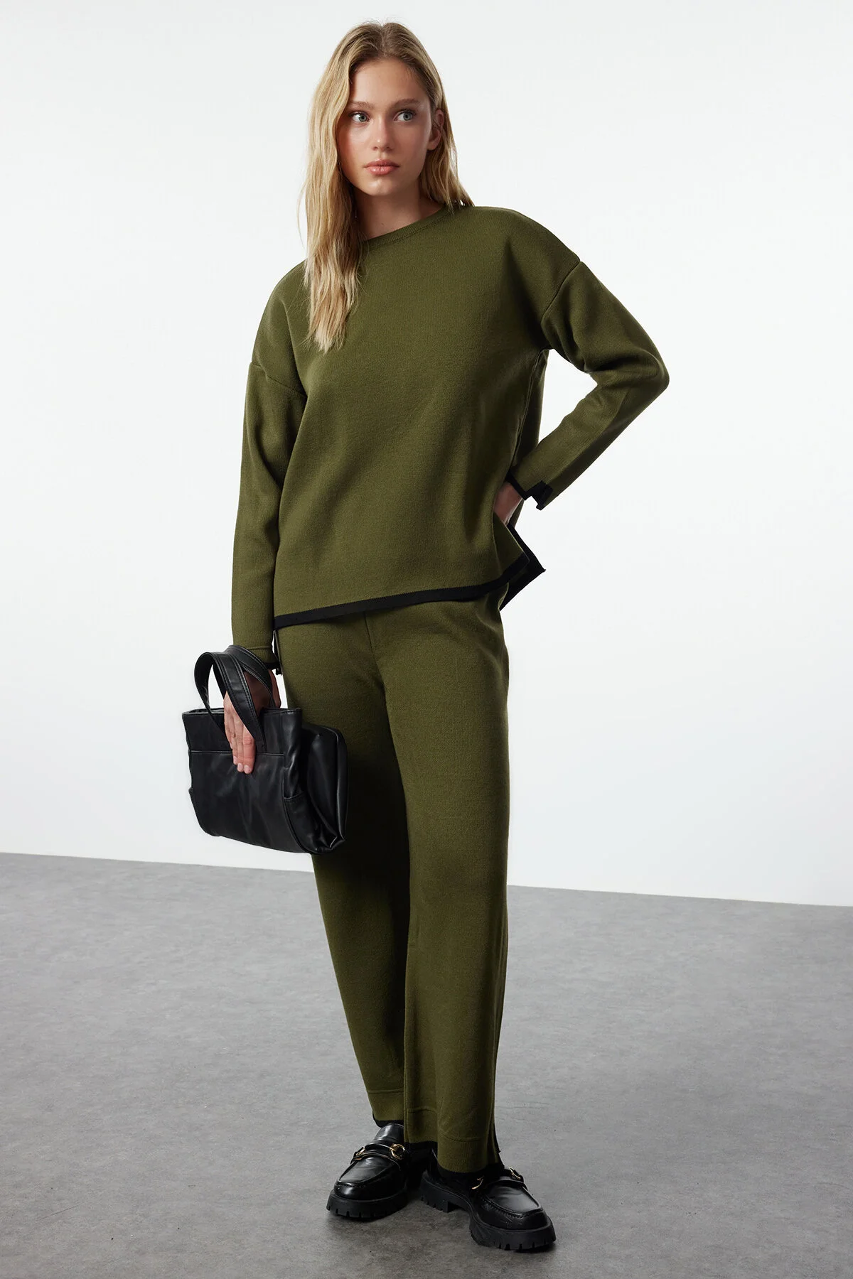 Picture of Haki Geniş Kalıp Kontrast Renkli Triko Alt-Üst Takım